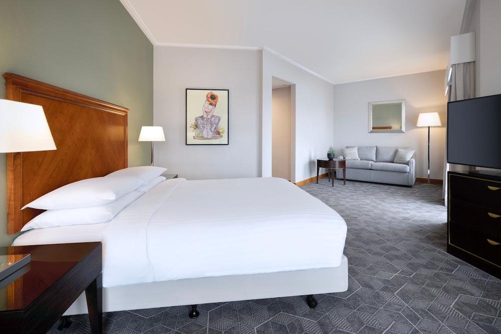 Delta Hotels by Marriott Bexleyheath - Tap to explore photos