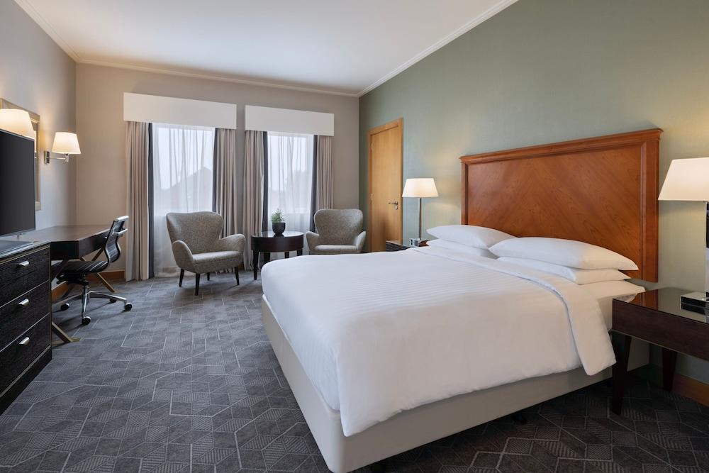 Delta Hotels by Marriott Bexleyheath Room Type - Superior Room, 1 Queen Bed