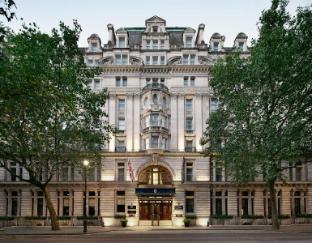 Club Quarters Hotel, Trafalgar Square - Tap to explore photos