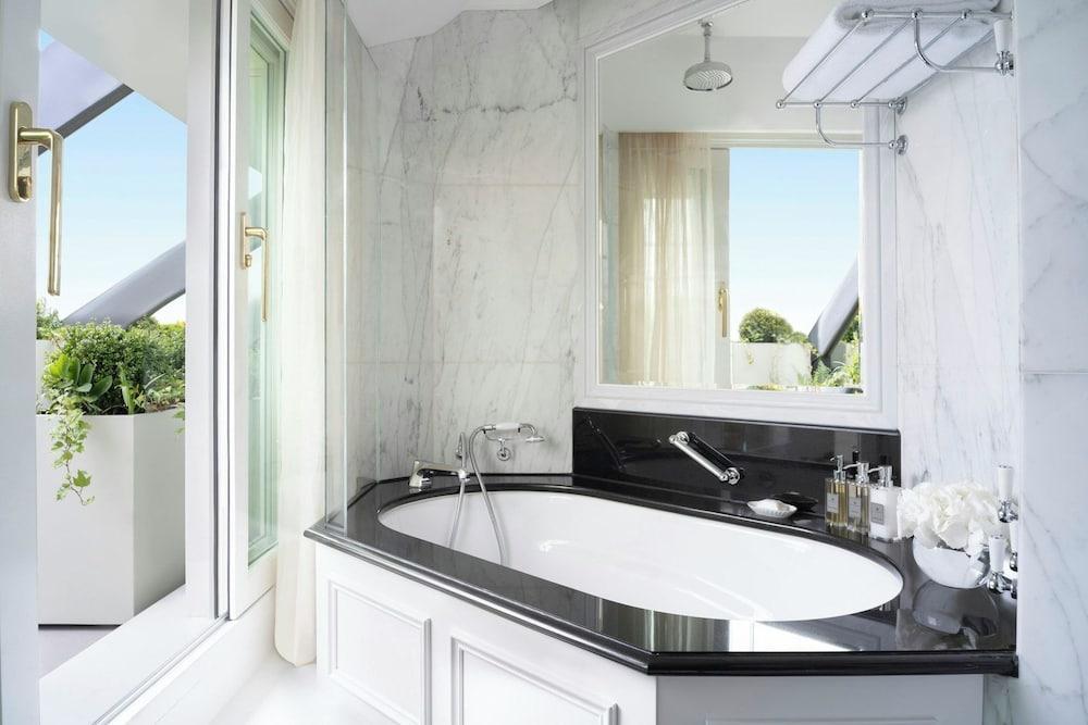 The Lanesborough, Oetker Hotels Room Type - Premier Room, Balcony