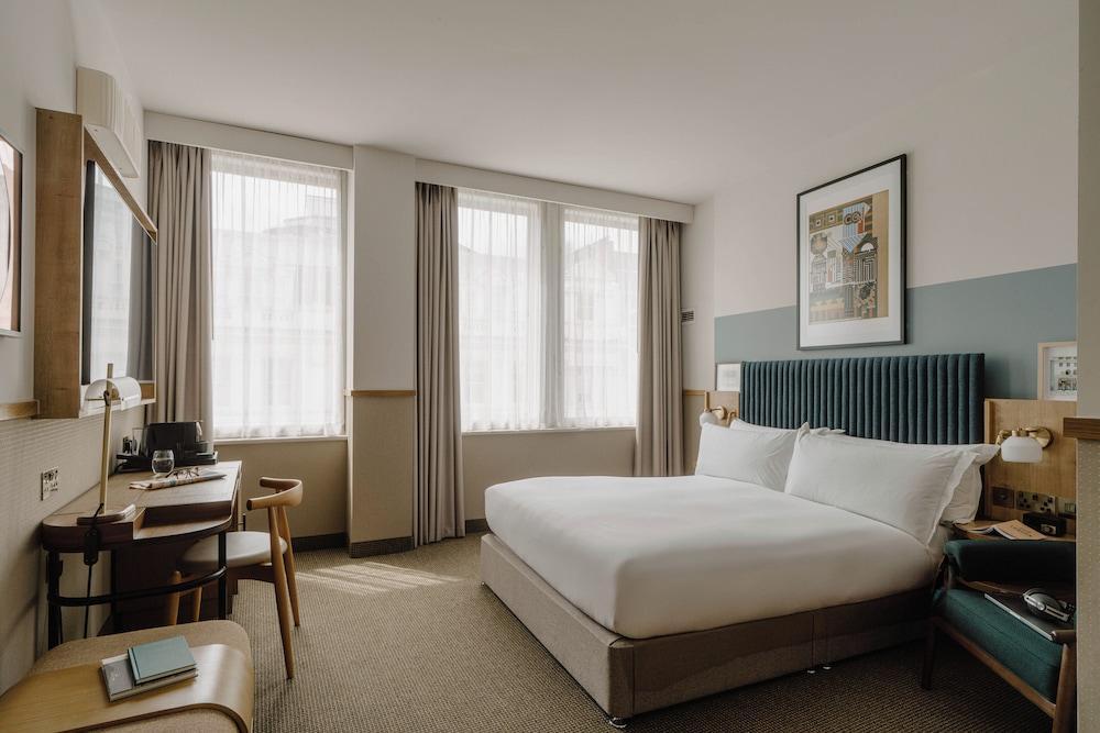 Club Quarters Hotel St Paul's, London Room Type - Standard Room, 1 King Bed