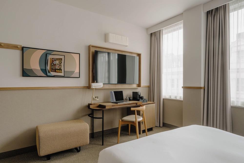 Club Quarters Hotel St Paul's, London Room Type - Standard Room, Accessible
