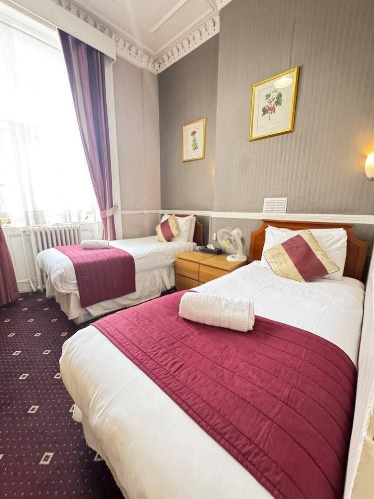 Parkwood at Marble Arch Room Type - Standard Twin Room, Ensuite