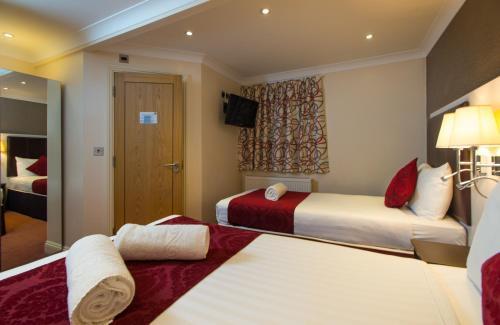 Best Western Buckingham Palace Rd - Tap to explore photos