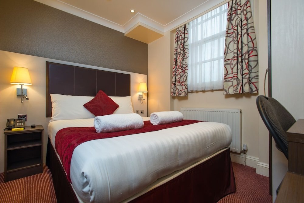 Best Western Buckingham Palace Rd - Tap to explore photos
