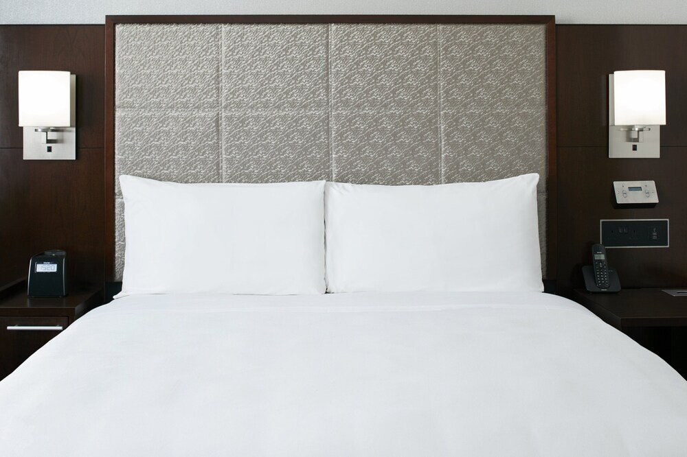The Grand at Trafalgar Square Room Type - Standard Room, Accessible