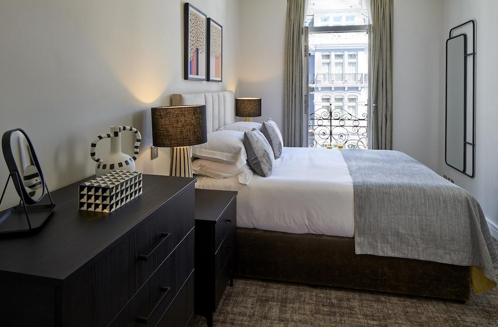 Cheval Harrington Court Room Type - Luxury Two Bedroom Apartment with the Sofa Bed Cheval Harrington Court Room Type - Luxury Two Bedroom Apartment with the Sofa Bed