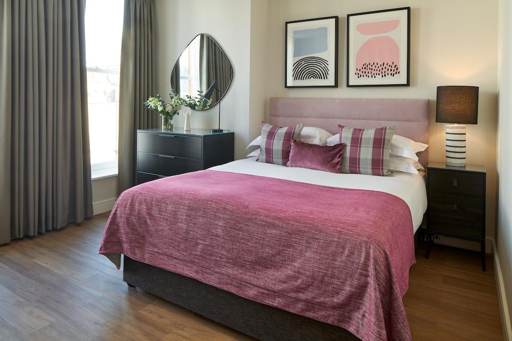 Cheval Harrington Court Room Type - Superior Open Plan Apartment with Sofa Bed
