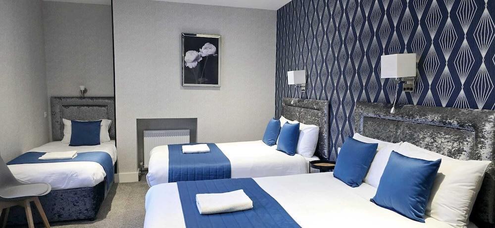 George Hotel Room Type - Family Room Ensuite
