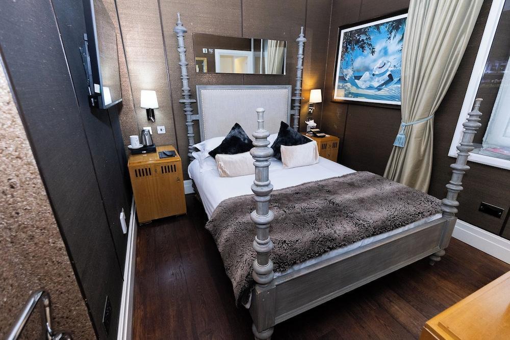 Karma Sanctum Soho Room Type - Compact Room