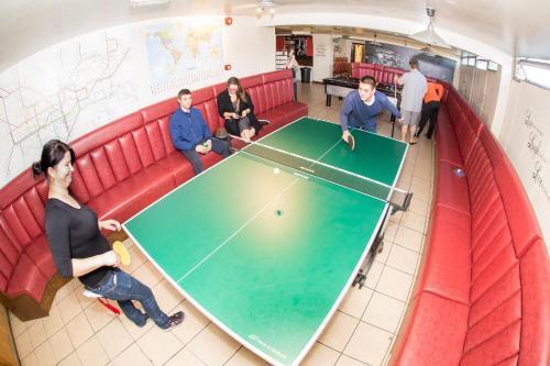 Kensal Green Backpackers 1 - Tap to explore photos