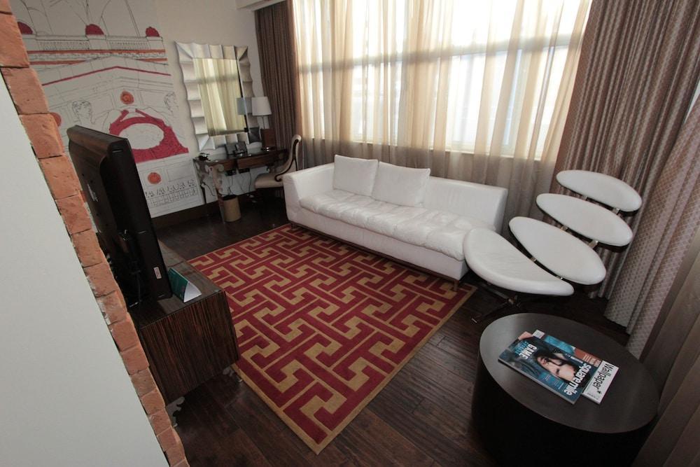 Hotel Indigo London Tower Hill Room Type - Suite, 1 Bedroom, City View