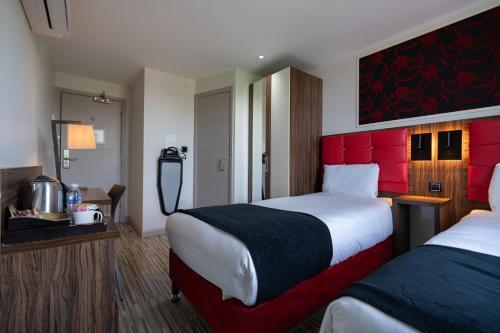 Simply Rooms & Suites - Tap to explore photos