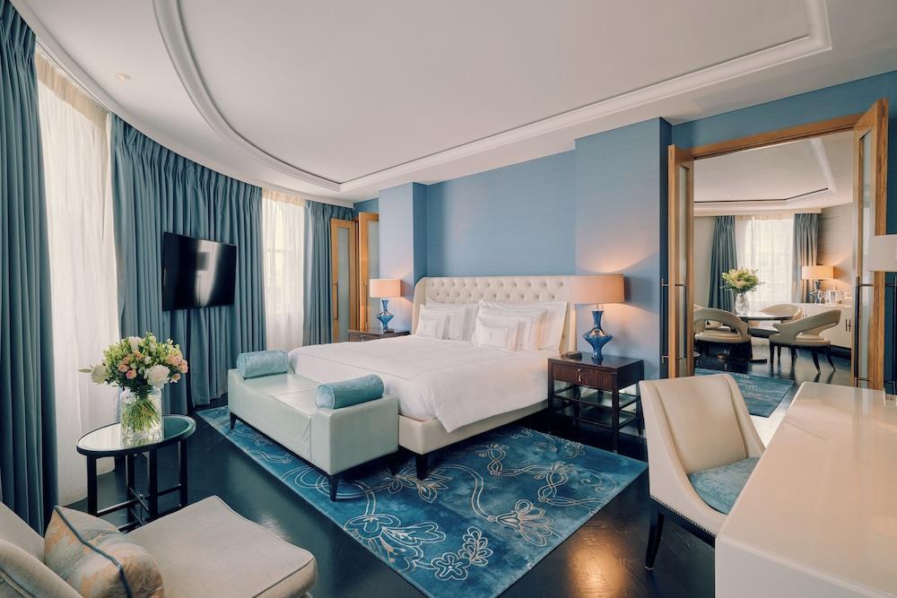 Corinthia London Room Type - Suite, 1 King Bed (River)