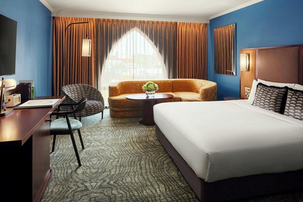 St. Pancras Renaissance Hotel London by Marriott Room Type - Premier House, 1 King Bed