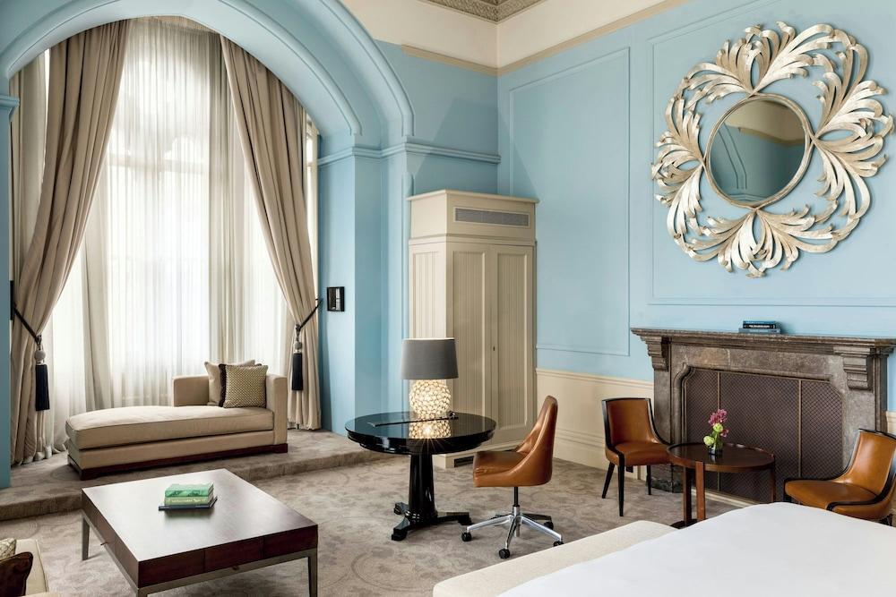 St. Pancras Renaissance Hotel London by Marriott Room Type - Suite, 1 Bedroom