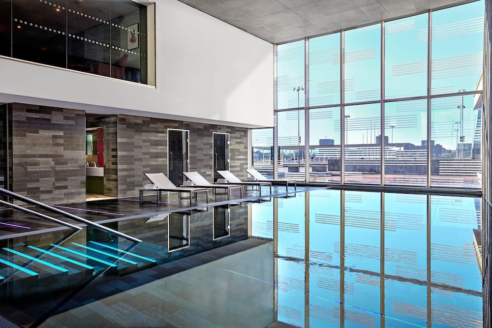 Aloft London Excel by Marriott - Tap to explore photos