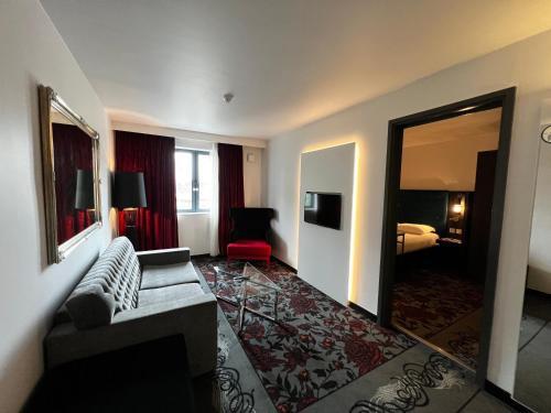ibis Styles London Southwark -near Borough Market - Tap to explore photos