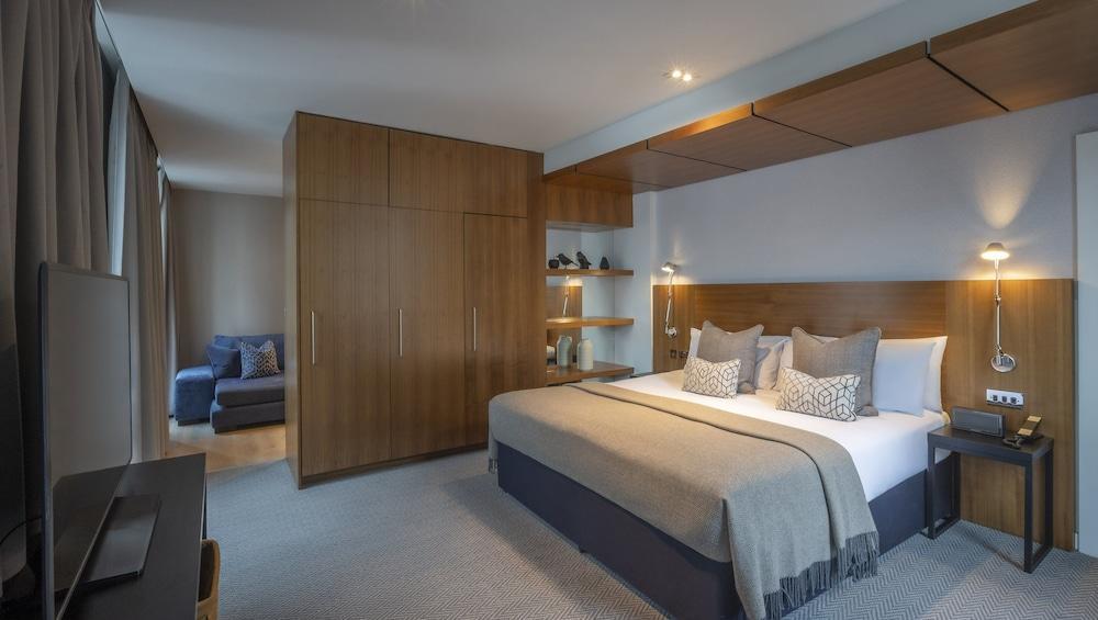 Clayton Hotel London Wall Room Type - Junior Suite