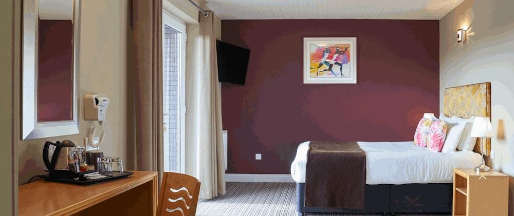 Antoinette Hotel Wimbledon Room Type - Superior Room, 1 King Bed