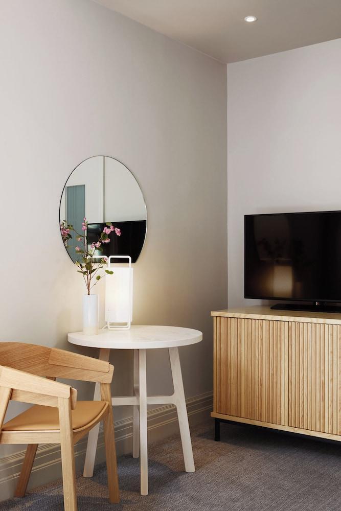 The Prince Akatoki London Room Type - Superior Room