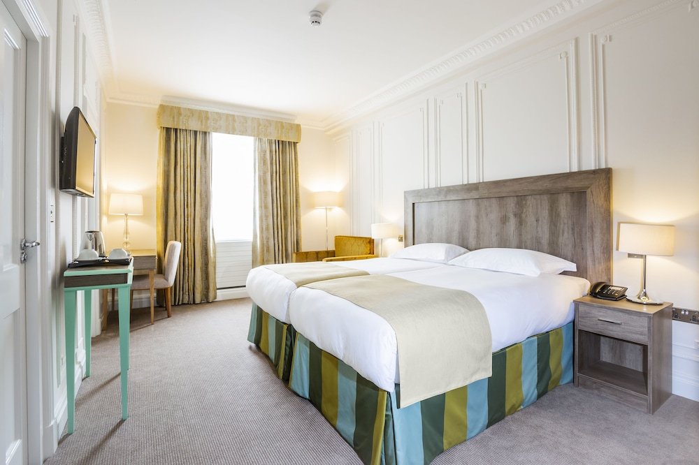 Astor Court Hotel Room Type - Superior Triple Room