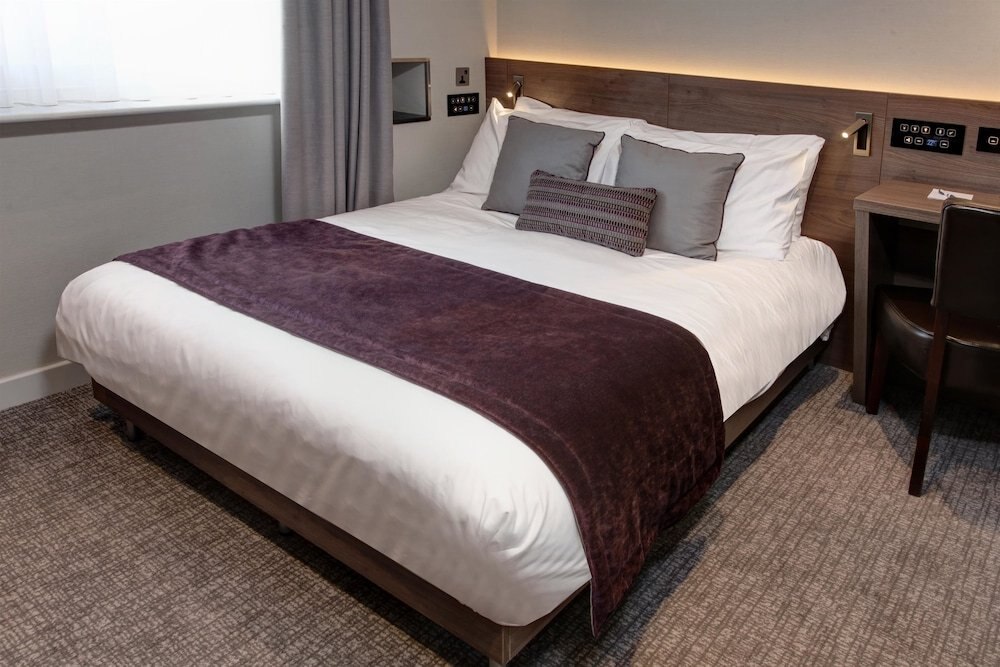 Best Western Plus Delmere Hotel Room Type - Standard Room, 1 Double Bed, Non Smoking (Cozy;Small Room) Best Western Plus Delmere Hotel Room Type - Standard Room, 1 Double Bed, Non Smoking (Cozy;Small Room)