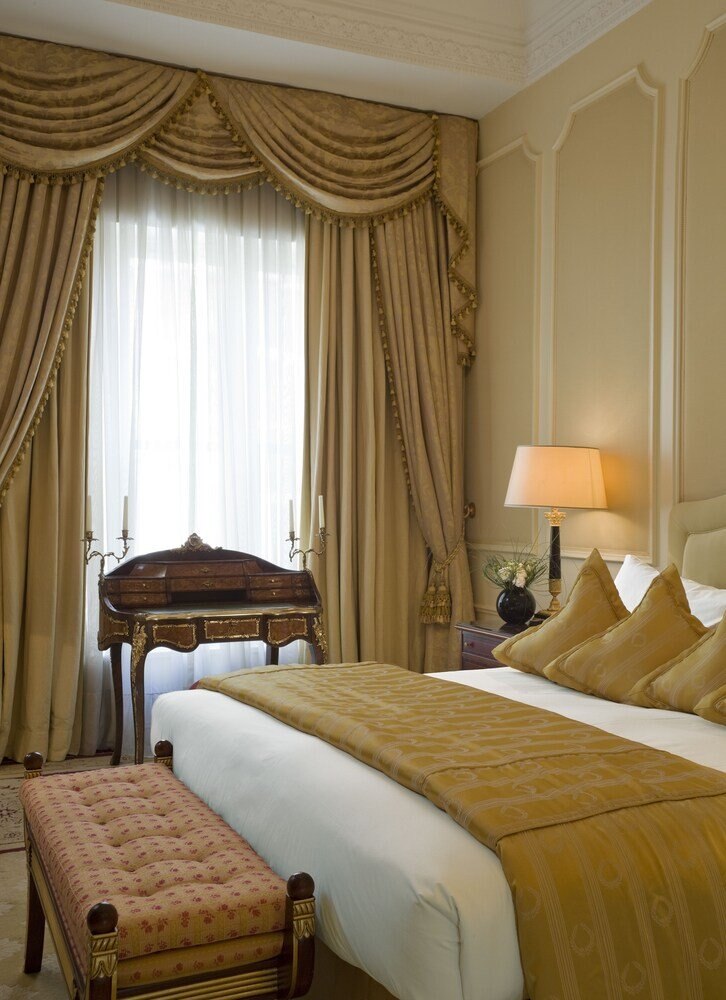 The Bentley London Room Type - Deluxe Room, 1 King Bed