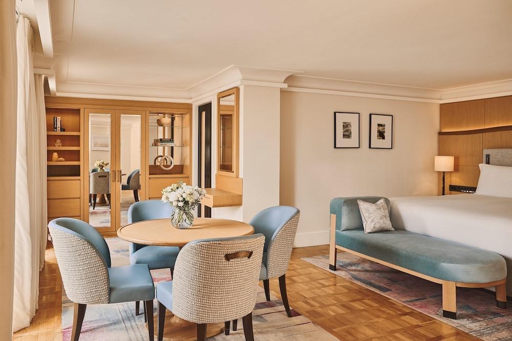The Berkeley, Maybourne Room Type - Balcony Junior Suite