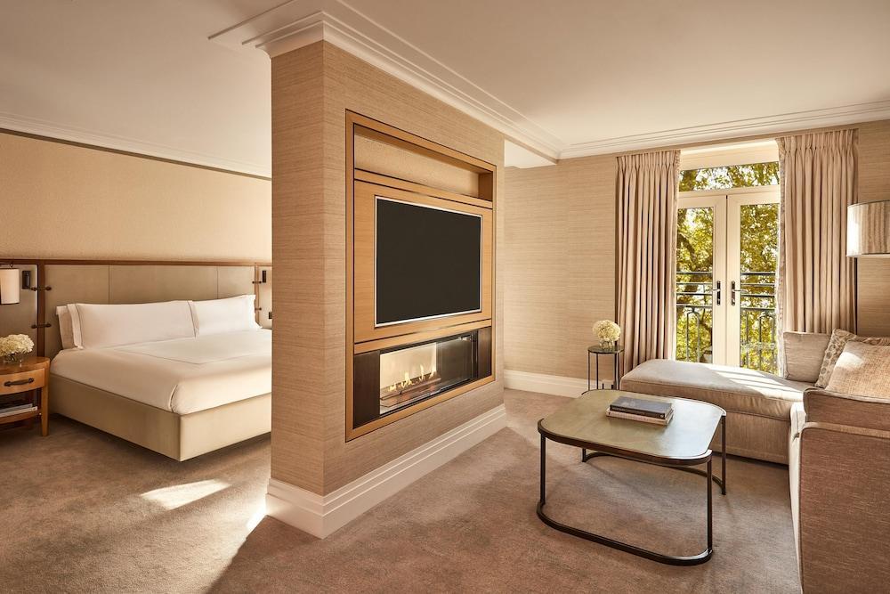 The Berkeley, Maybourne Room Type - Deluxe Junior Suite