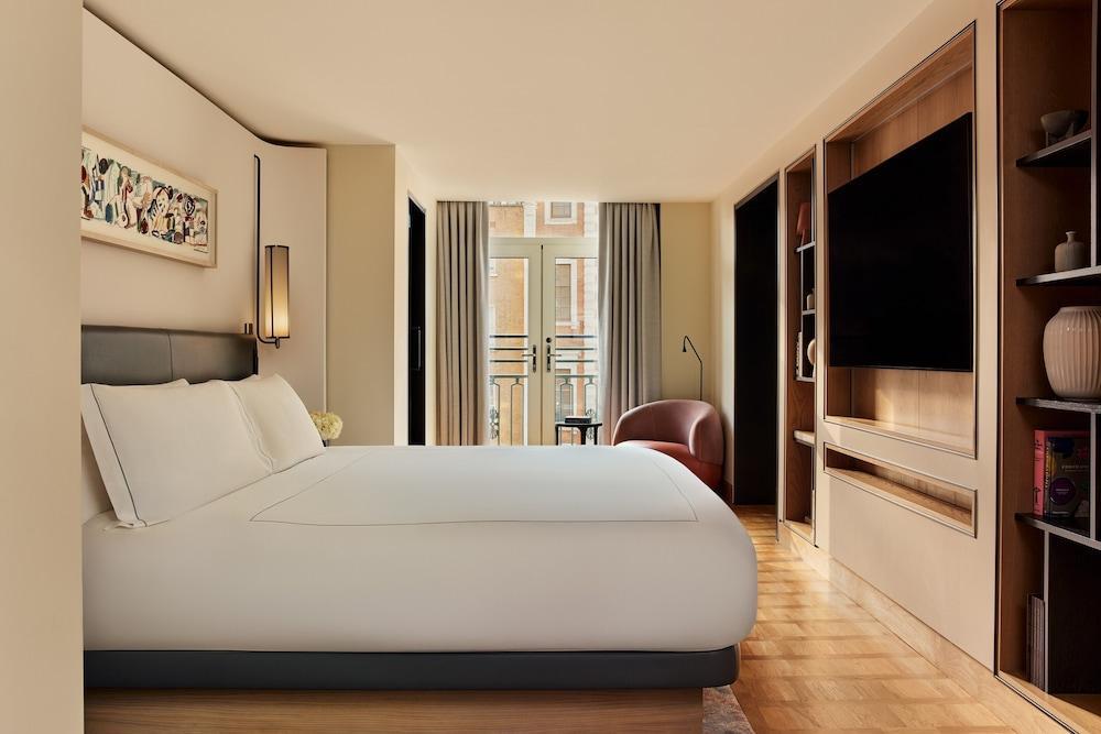 The Berkeley, Maybourne Room Type - Deluxe Park Suite