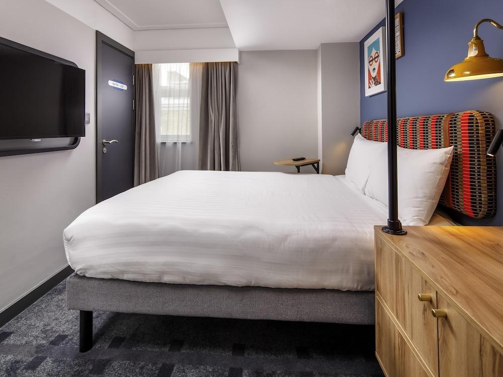 ibis Styles London Gloucester Road - Tap to explore photos