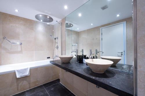 The Bermondsey Square Hotel - Tap to explore photos