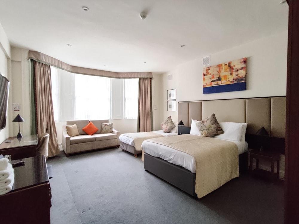 Blue Bells Room Type - Family Room