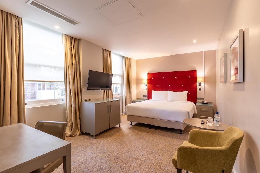 DoubleTree by Hilton London West End Room Type - QUEEN SUPERIOR ROOM