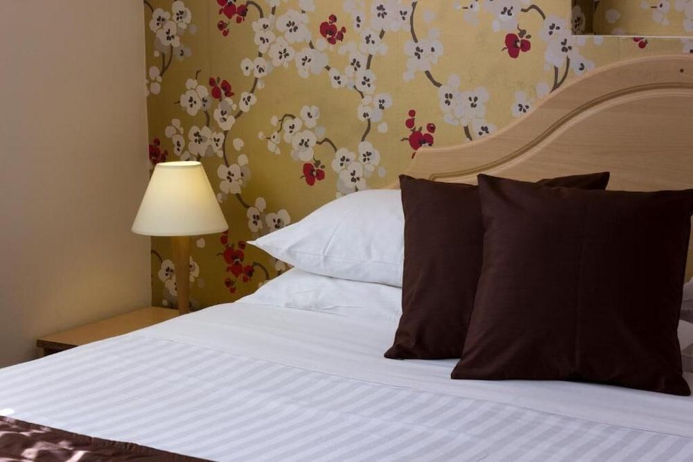 The Brent Hotel Room Type - Basic Double Room