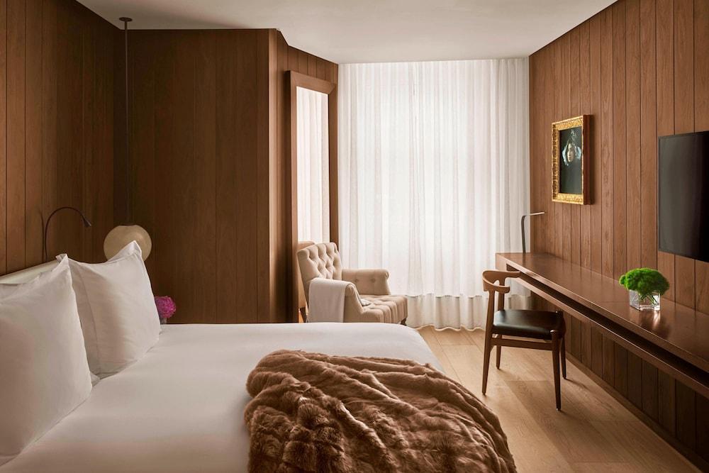 The London EDITION by Marriott Room Type - Superior Room, 1 Queen Bed