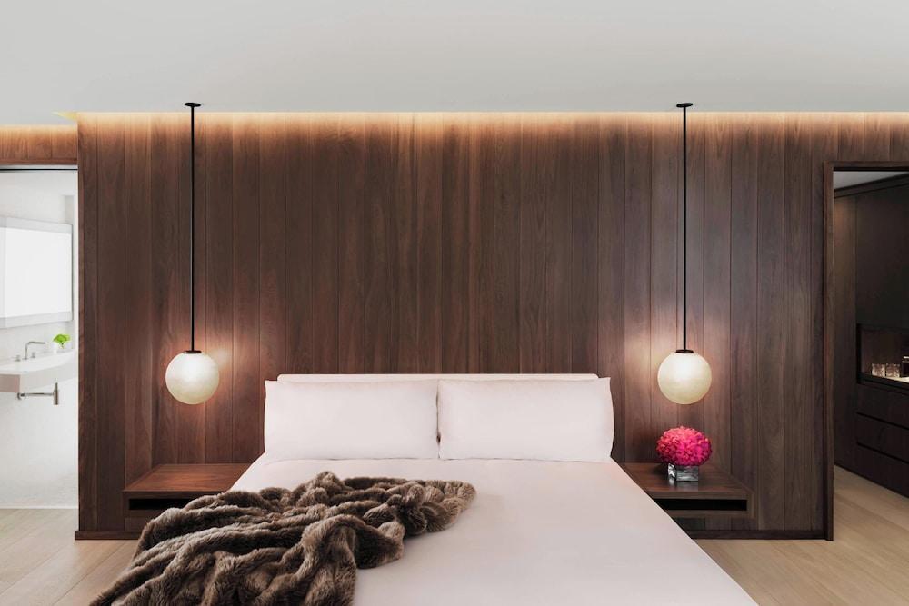 The London EDITION by Marriott Room Type - Suite, 1 King Bed, Corner