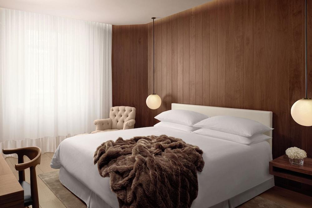 The London EDITION by Marriott Room Type - Superior Room, 1 King Bed