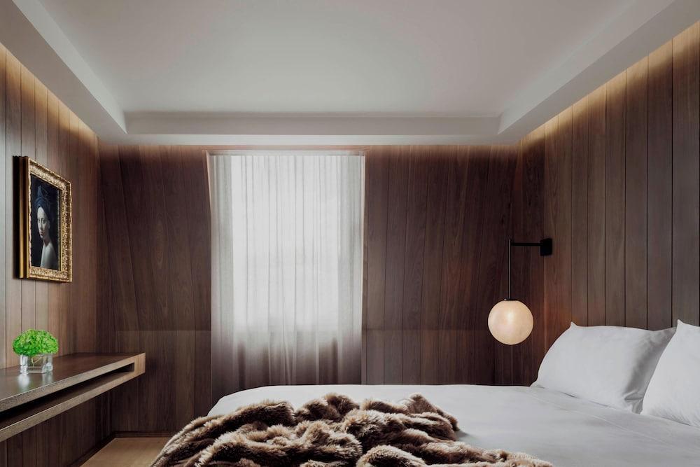 The London EDITION by Marriott Room Type - Suite, 1 Bedroom