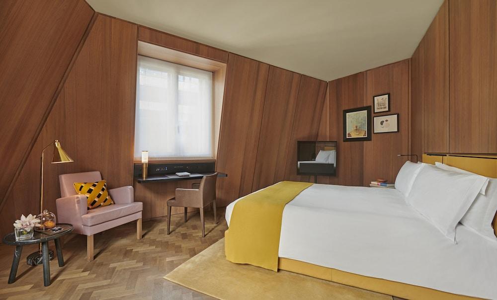 Hotel Cafe Royal, London Room Type - Superior Room