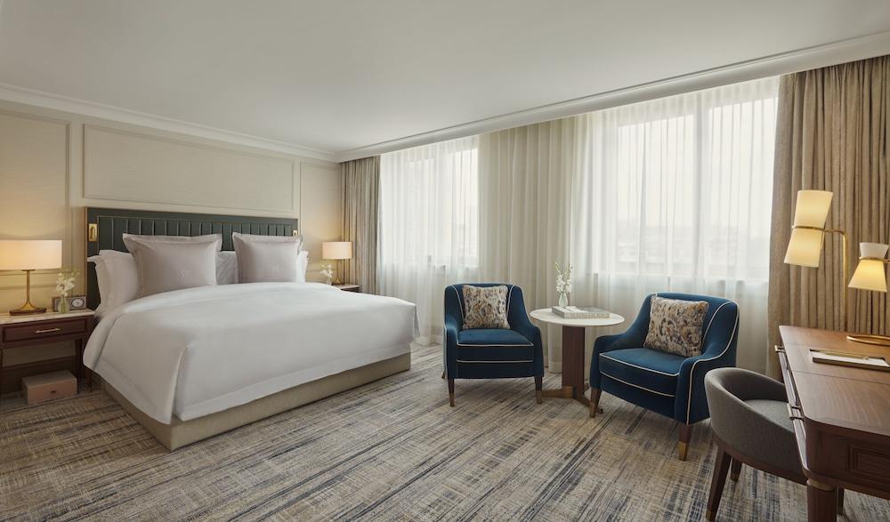 Jumeirah Carlton Tower Room Type - Deluxe Room