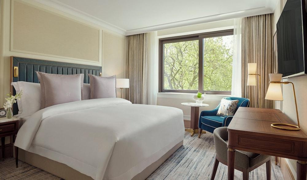 Jumeirah Carlton Tower Room Type - Superior Room