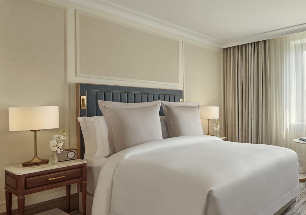 Jumeirah Carlton Tower Room Type - Standard Room