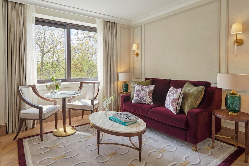 Jumeirah Carlton Tower Room Type - Garden Suite