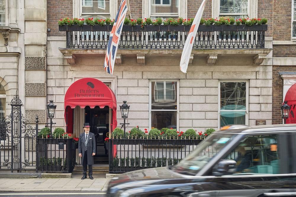 The Chesterfield Mayfair - Tap to explore photos