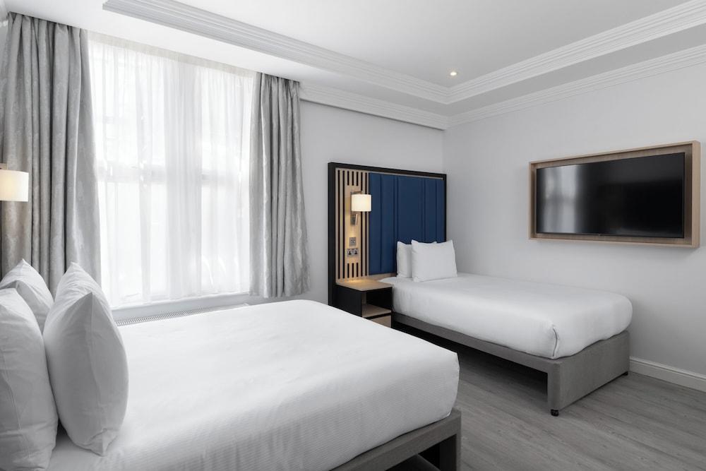 Spark by Hilton London Chiswick Room Type - Standard Triple Room