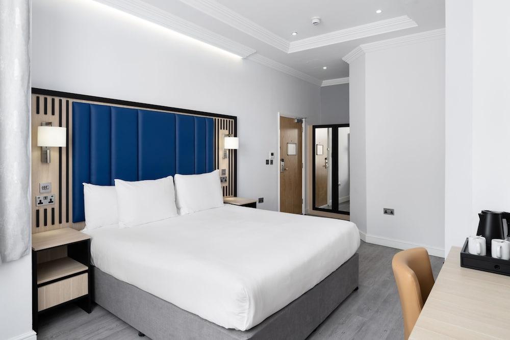 Spark by Hilton London Chiswick Room Type - Standard Room, 1 Queen Bed