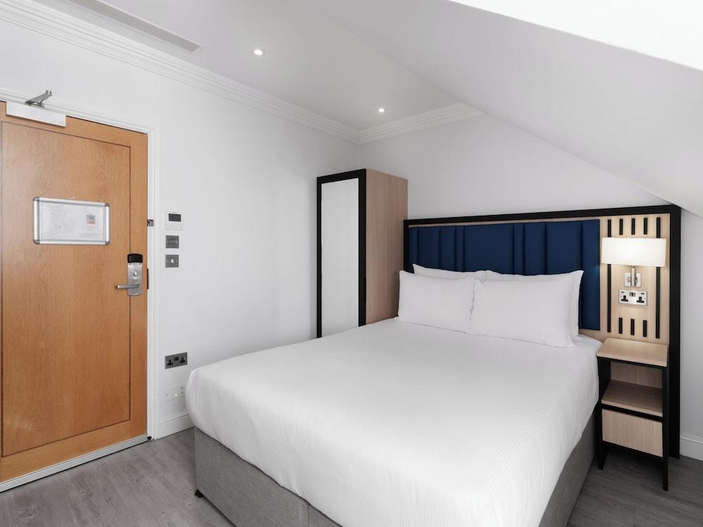 Spark by Hilton London Chiswick Room Type - Room, 1 Queen Bed (Compact)
