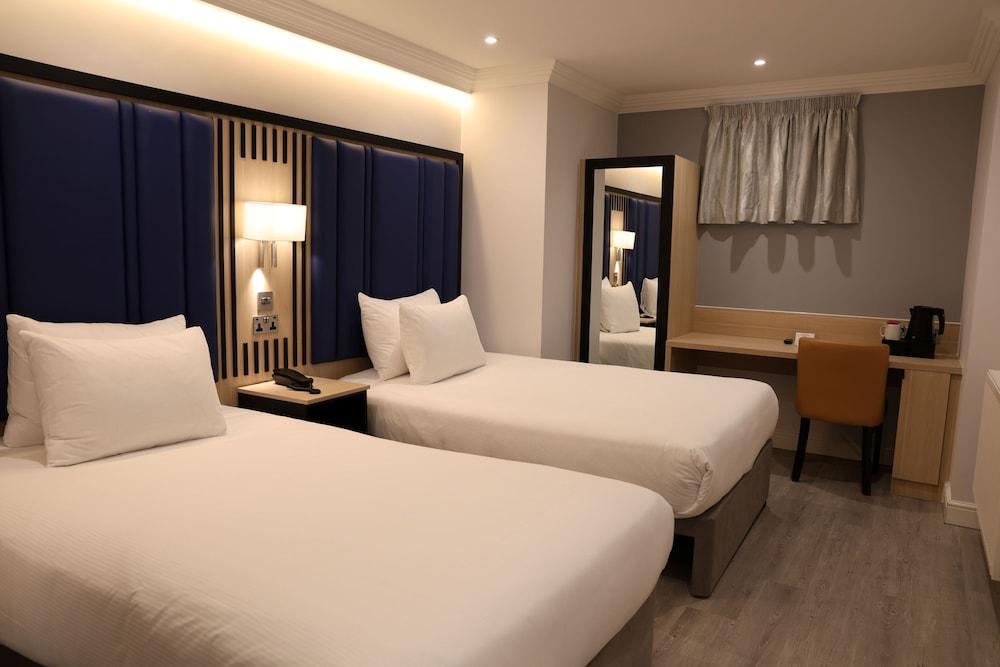 Spark by Hilton London Chiswick Room Type - Twin Room, 2 Twin Beds (No Window)